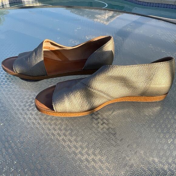 1.State Women's Size 6 M Celvin Pewter Leather Open Toe Cutout Slip On Flats - Picture 2 of 7